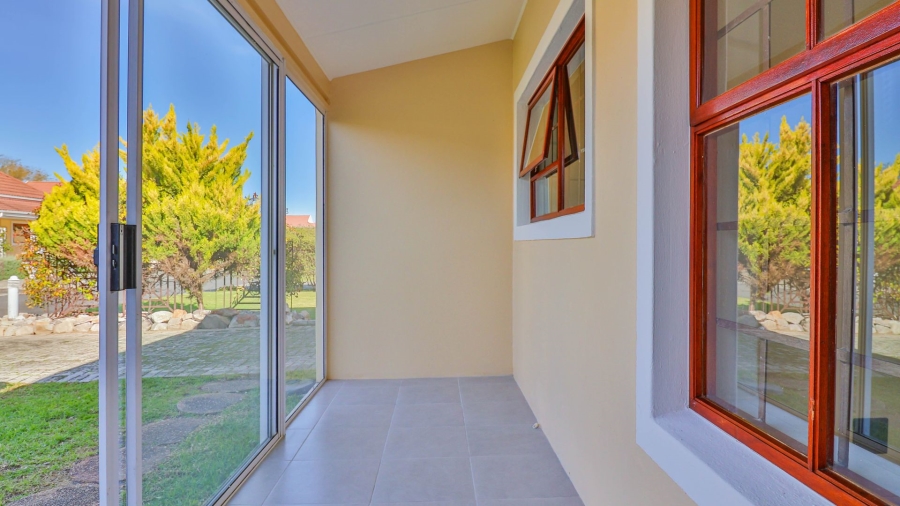 3 Bedroom Property for Sale in Sandbaai Western Cape